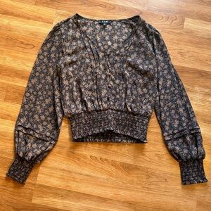 E&M v-neck blouse flowy dark floral print smocked waist cuffs Women’s Small